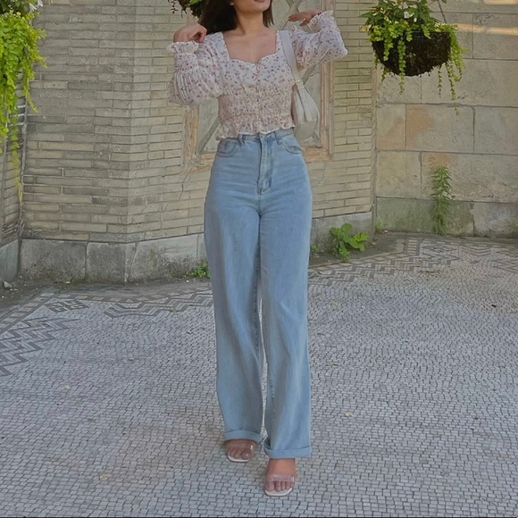 Floral blouse - Picture 3 of 4